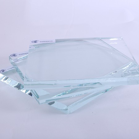 Low iron float glass